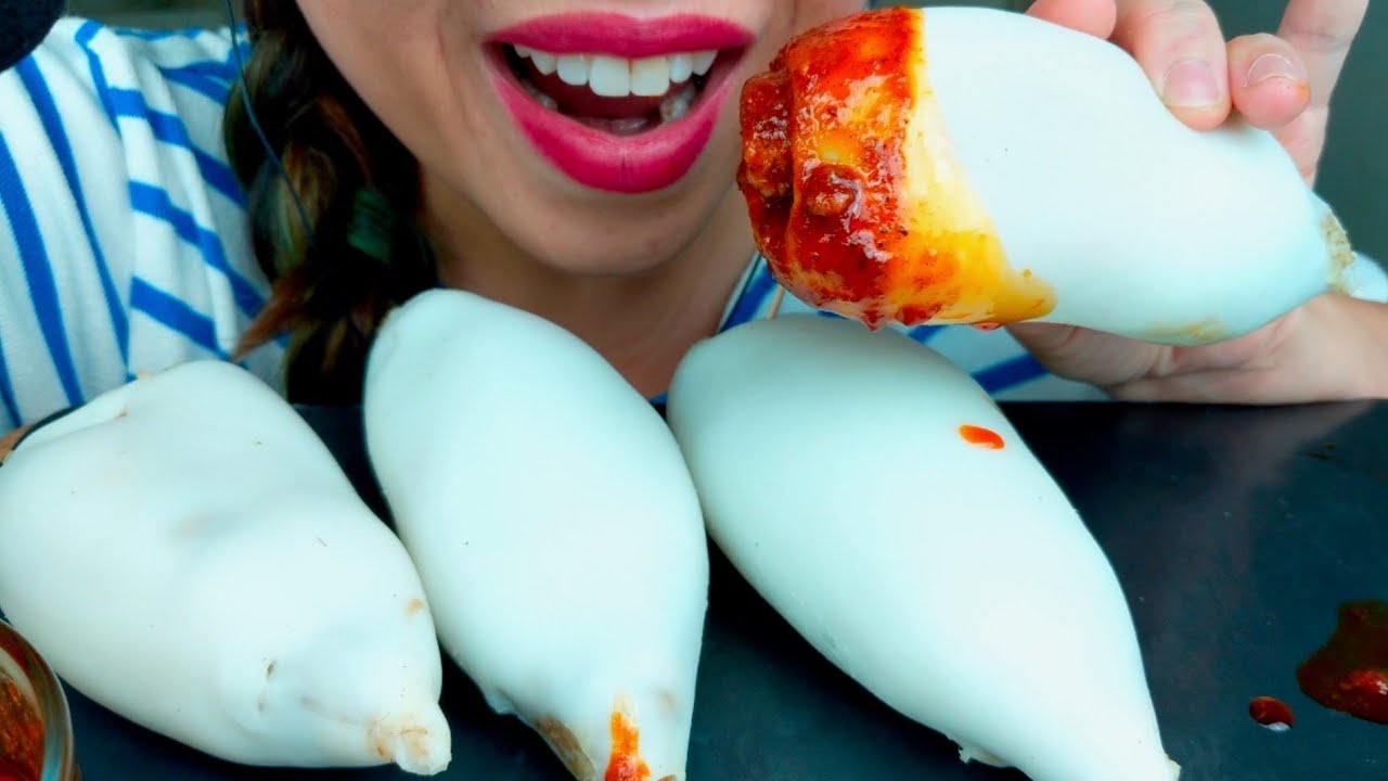 ASMR GIANT SQUID *Chewy Snapping Eating Sounds No Talking 먹방 suellASMR