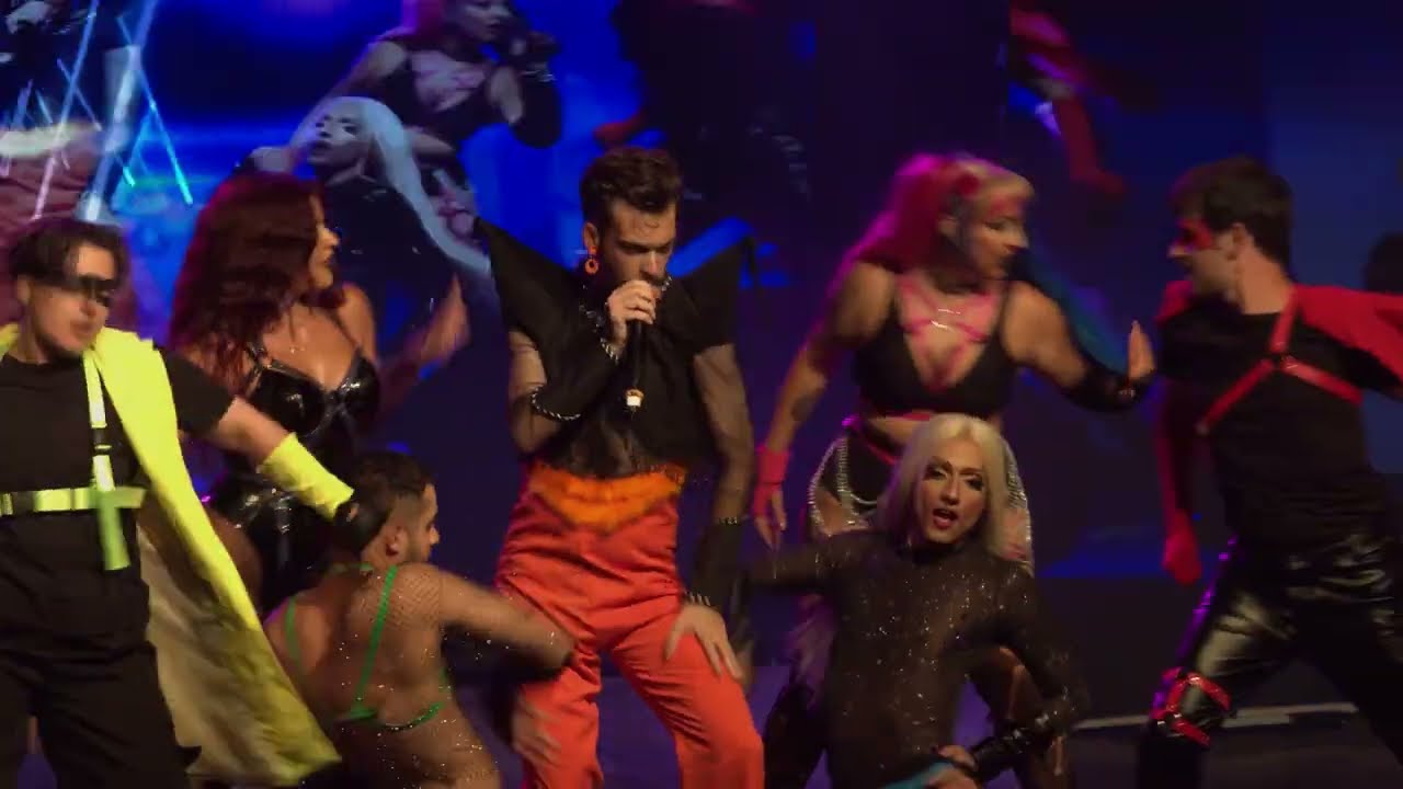 Domi Shameless - I Am The Mashup (Iggy Azalea, Rakel Winchester, Mar&iacute;a Pel&aacute;e & More)