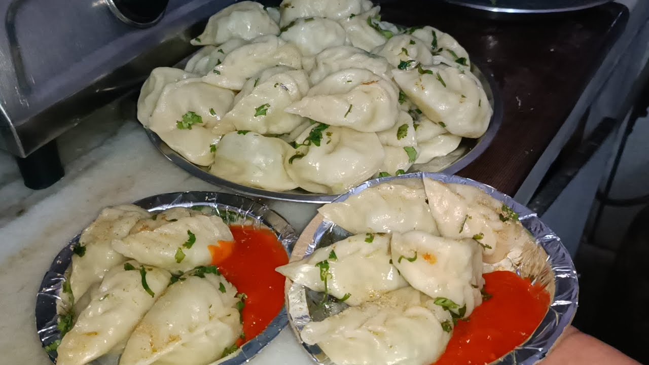 मोमोस खाकर बच्चों ने बोला कि आप मोमोस का स्टाल ही लगा लो 👌 बिल्कुल खुश हो गएखाकर 😋😋