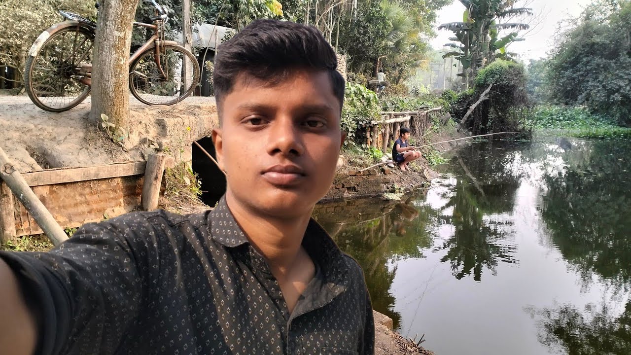 বরশি দিয়ে কি মাছ ধরছে
