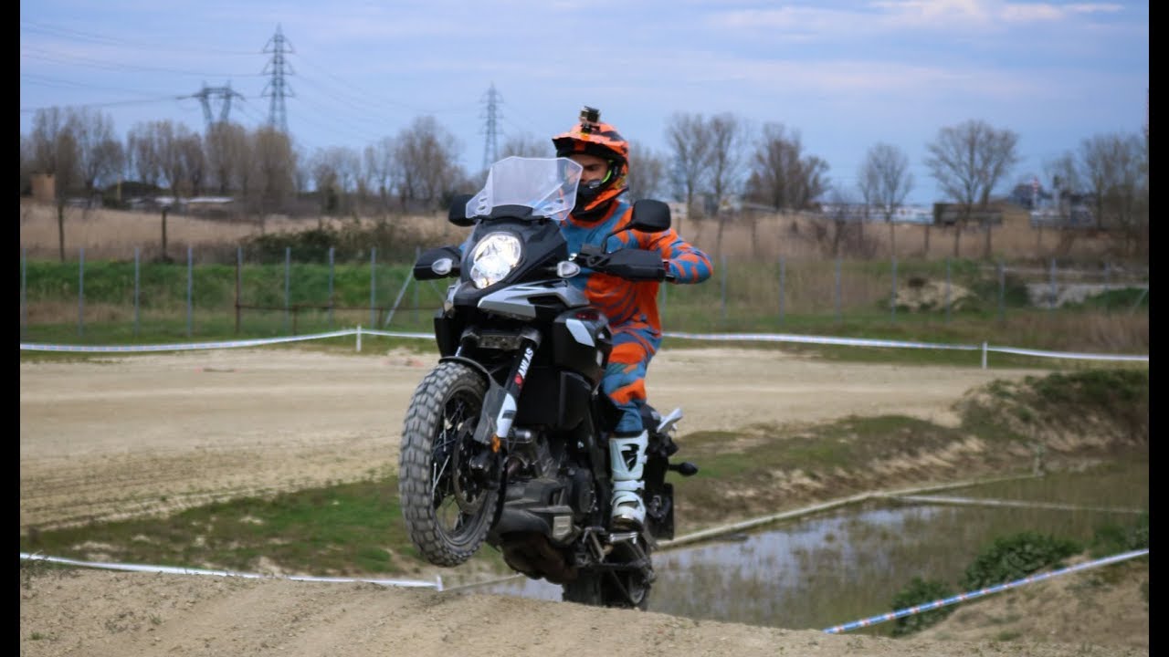 In offroad con le maxienduro Suzuki: V-Strom Academy!