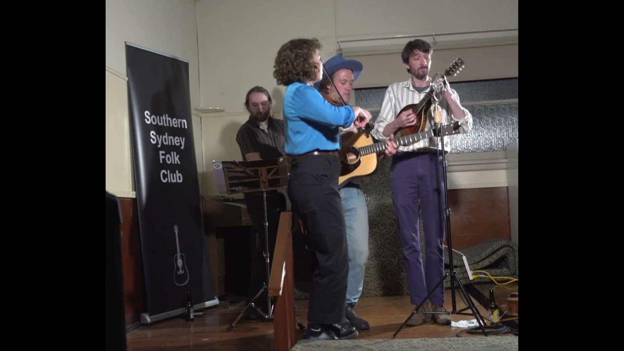 Violet Town Train Station     Rufous Whistler