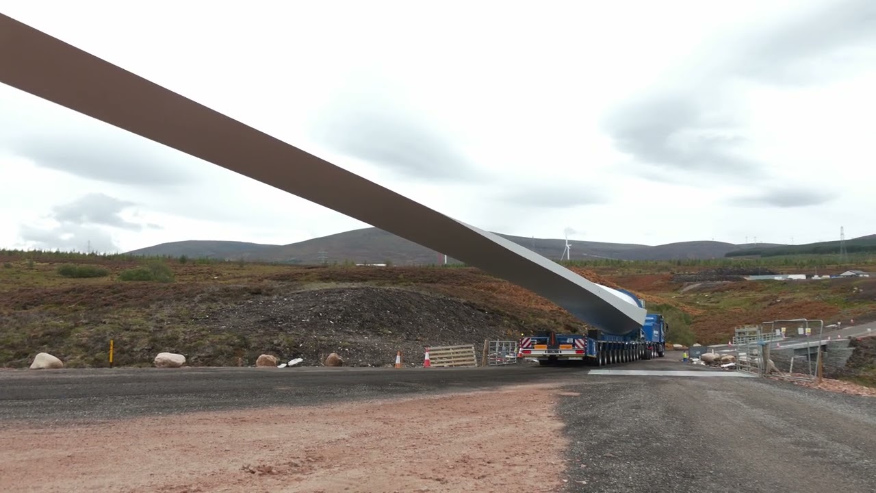 Mar train blade lifter on site