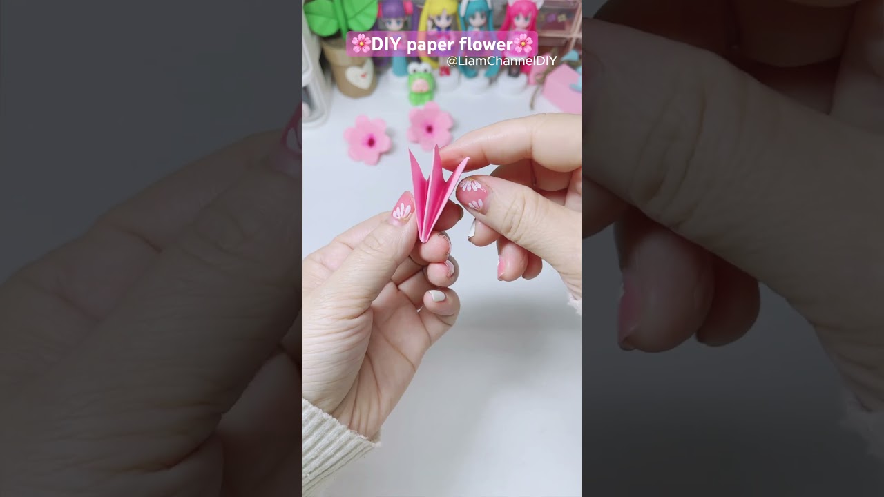 C&aacute;ch cắt b&ocirc;ng hoa trang tr&iacute; thiệp/ Liam Channel