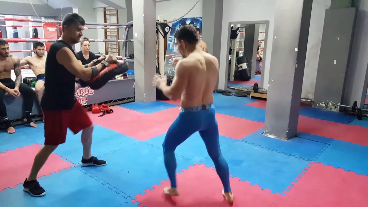 Only training with kick pads!! Armagos team!!