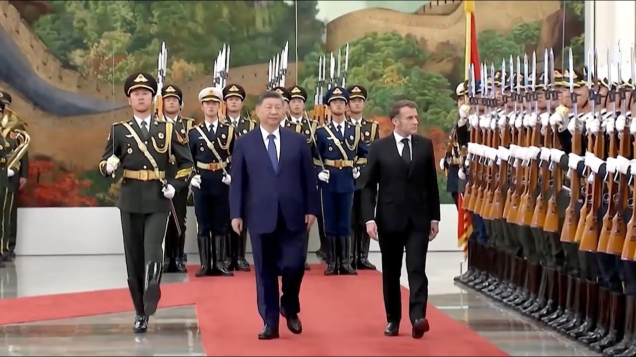 Премьер-министр Великобритании Кир Стармер посетил Китай для торговых переговоров.