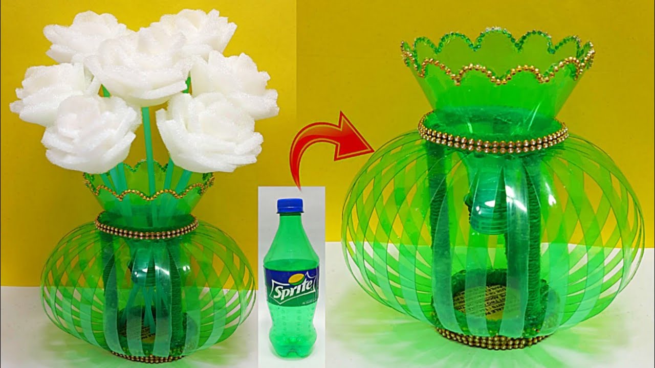 Plastic bottle vase Craft idea/Diy new Design bottle flower vase/Foam se Guldasta banane ki vidhi