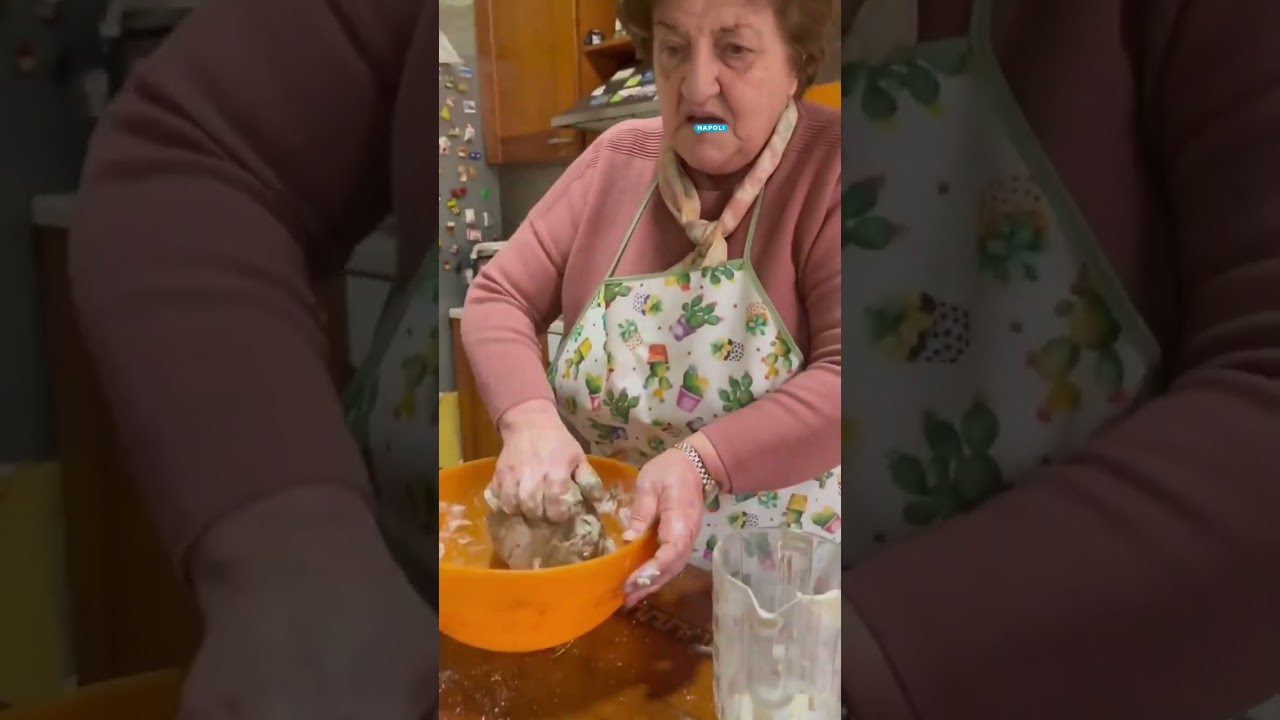 Facciamo uno scherzo a Zia Teresa, fa le pizze fritte con la farina di grillo e non lo sa