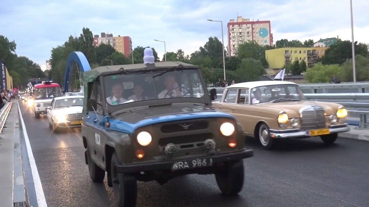 Przejazd zabytkowych pojazdów. Parada na nowych mostach