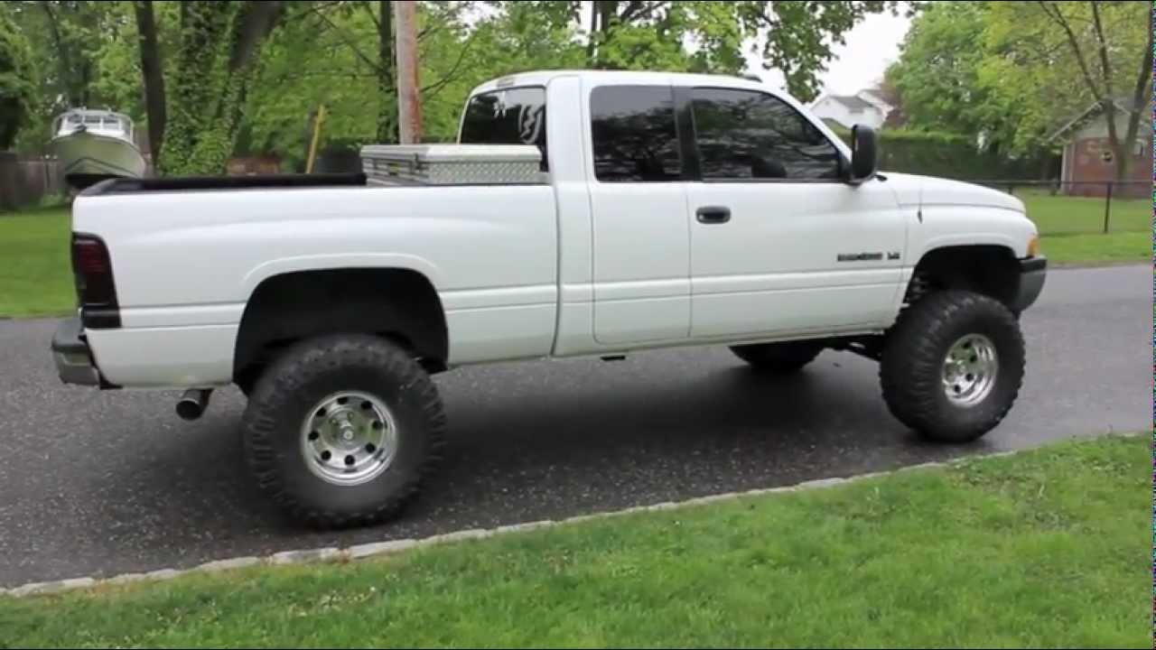 2001 dodge ram Lifted on 36x 15.50 mickeys