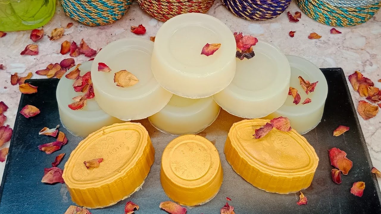 صابون الجلسرين الشفاف 🧼بخامات من البيت 🏠في خمس دقائق بسيط جدا💯👌