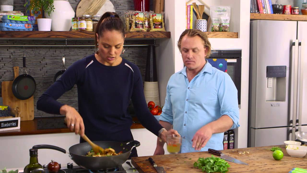 Chicken Quinoa Nasi Goreng | Good Chef Bad Chef S8 E57