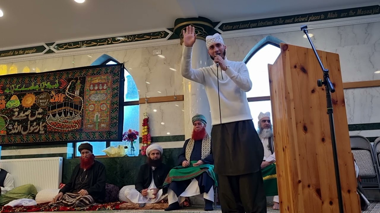 Sufi Hashmat Khan reading naat and manqabat