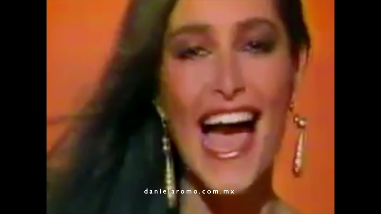 Daniela Romo | Yo no te pido la luna (Videoclip)