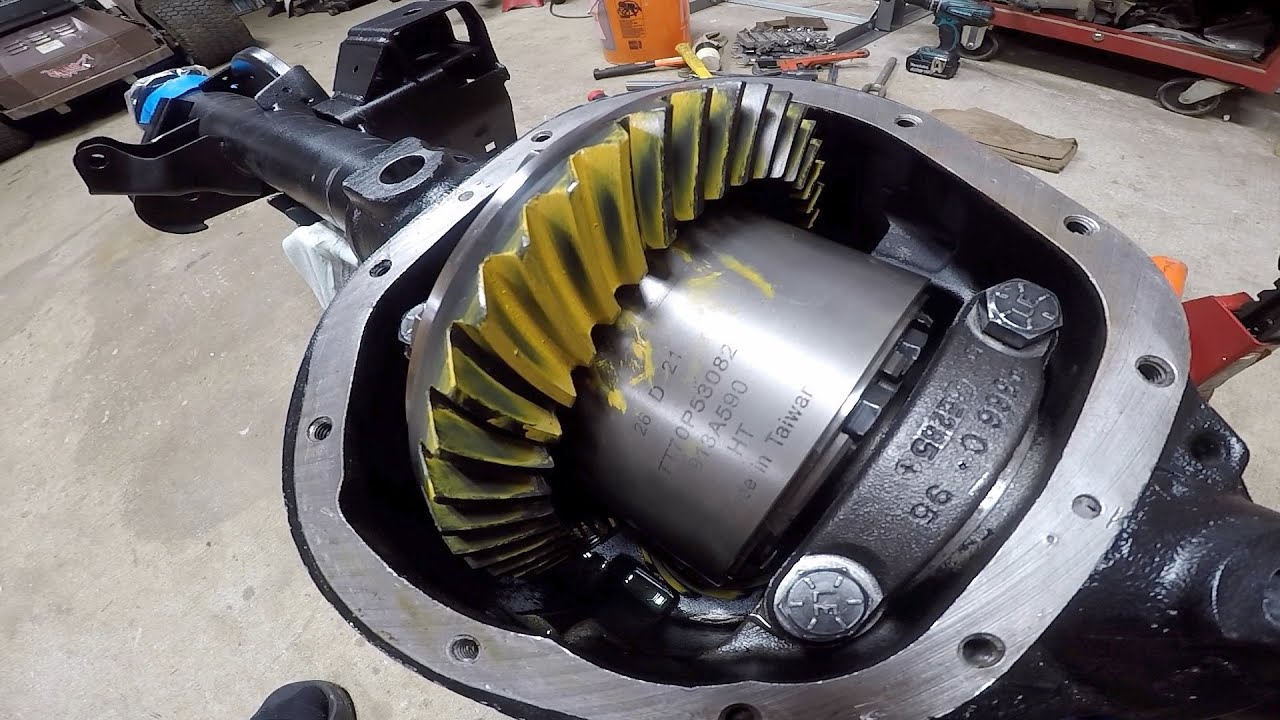 How to Install Gears in a Jeep Wrangler Dana 44 axle Part 2.