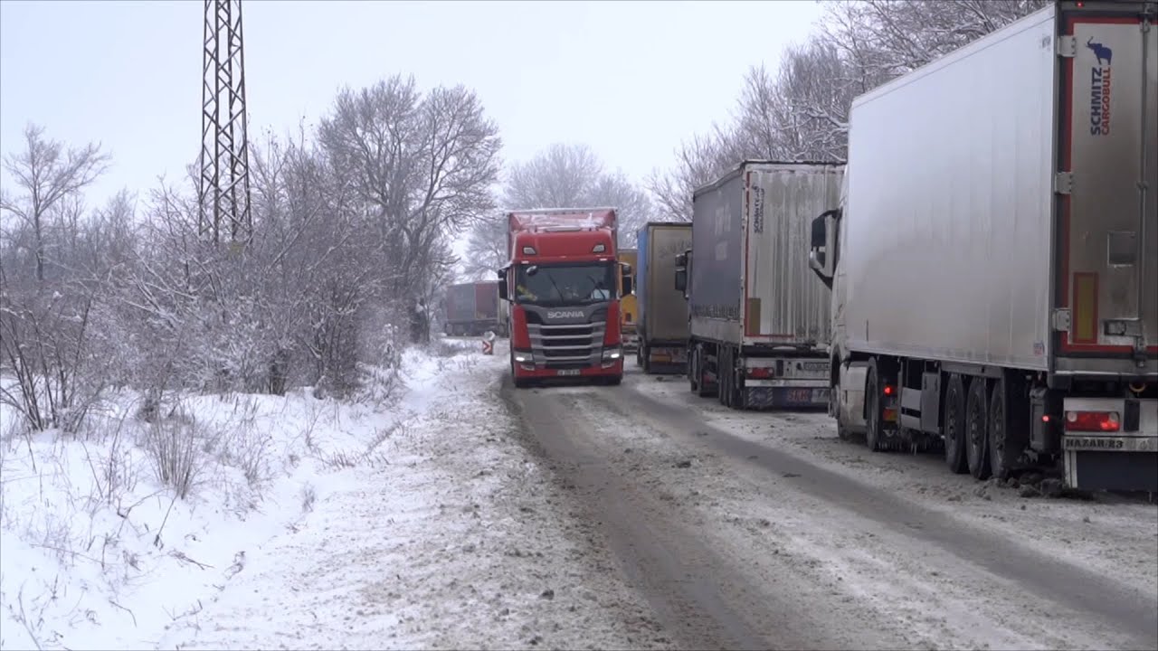Снегът пак изненада Северозапада, пътната обстановка във Видин и Монтана е сложна