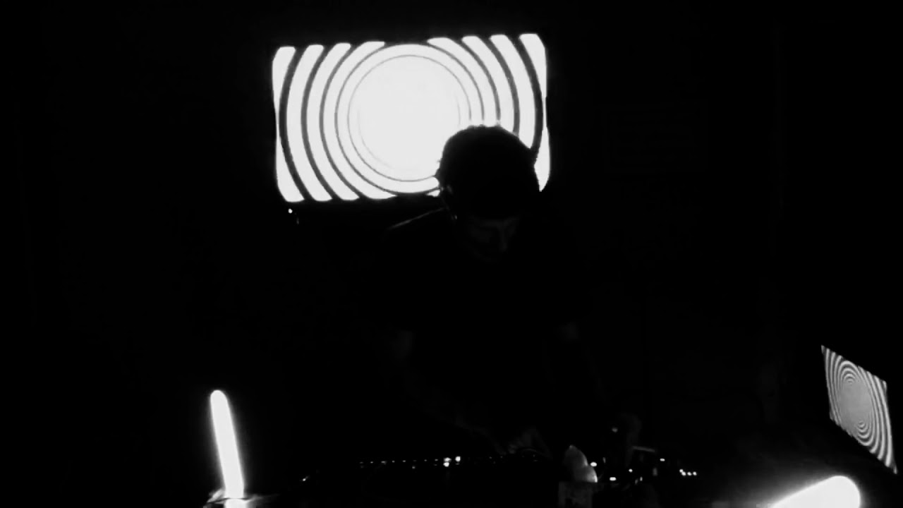 Live Techno performance With Elektron Octatrack & Model Samples , Microfreak, TD-3 & Crave synth