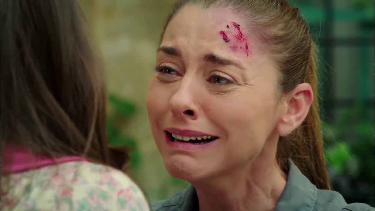 لحضه معرفه فتون بلال ابنها الحقيقي مدبلج مشهد مؤثر مسلسل ورد وشوك  الورده السوداء KaragülHD