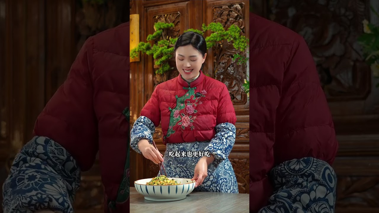 可能很多人都不知道，不用搟面不用揉面，在家也是能做味道鮮美的菜團子，大魚大肉后尤其適合來上一些，好吃又營養#菜團子#玉米面