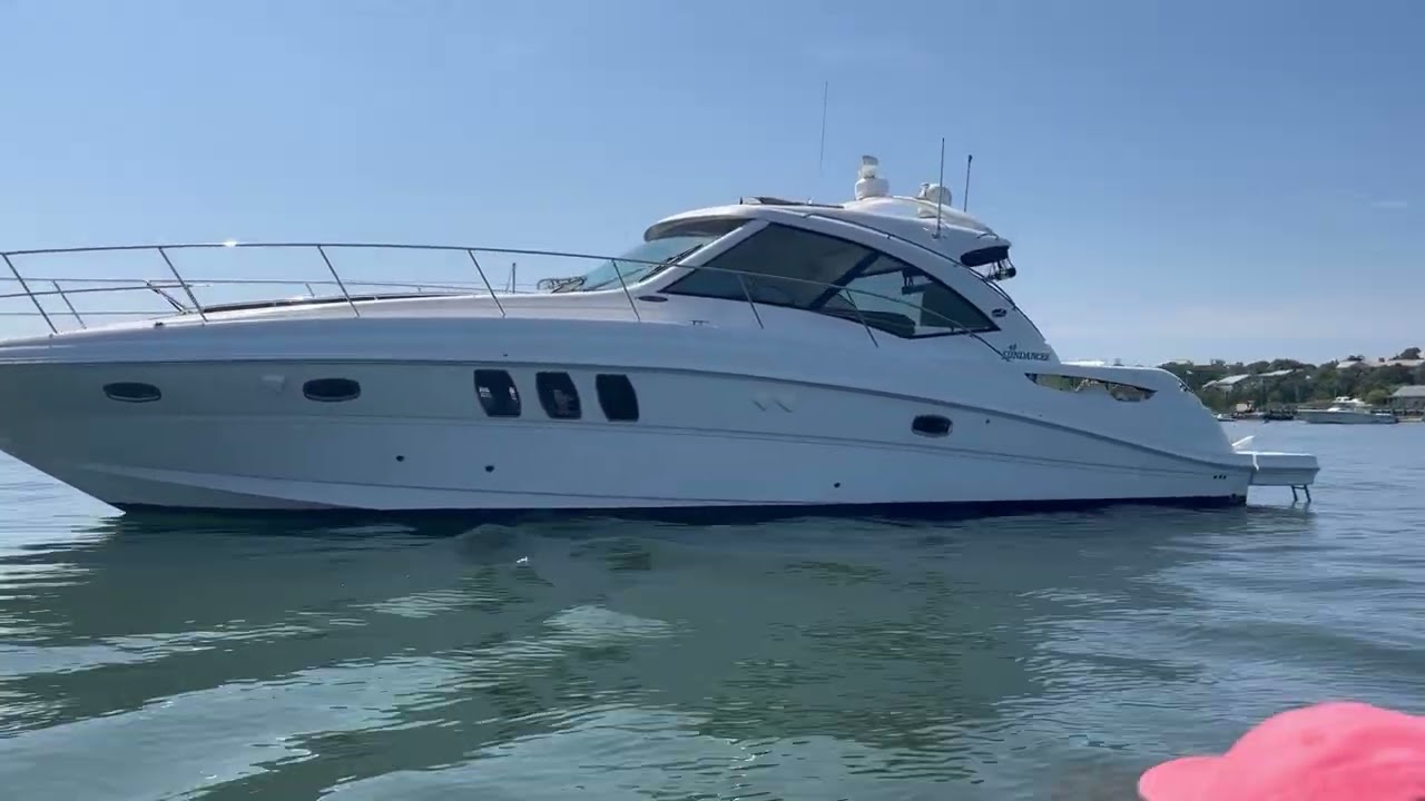 2008 48 Searay sundancer moored in Edgartown 