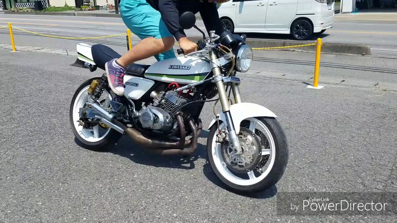 Kawasaki KH250 customカワサキコンビニの前じゃないよ！