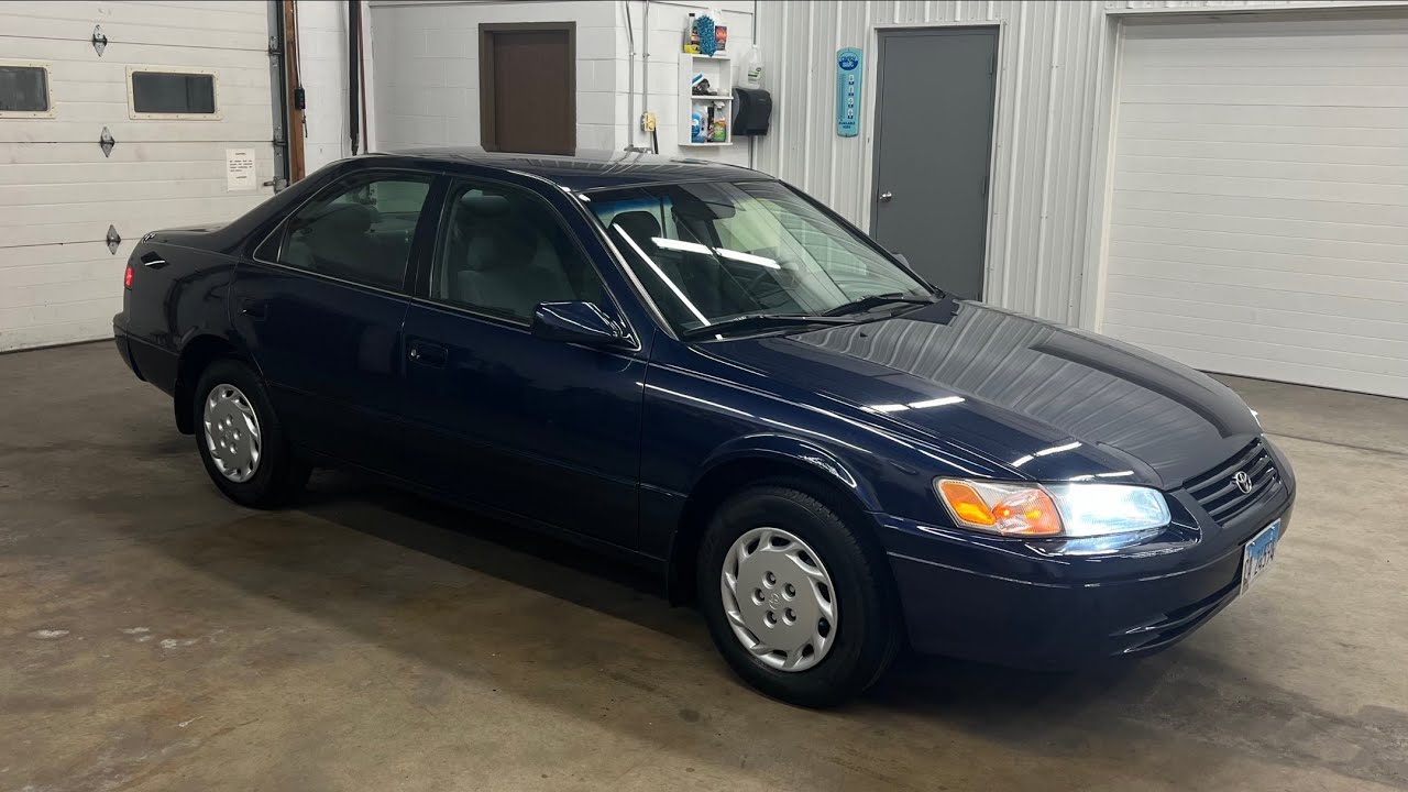 (123K Miles) 1997 Toyota Camry LE (Tour & Test Drive)