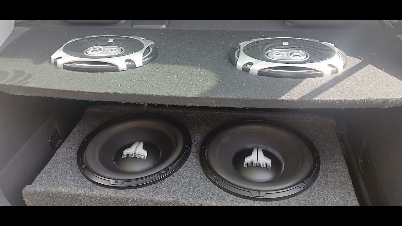 2013 Vauxhall Corsa turbo stereo