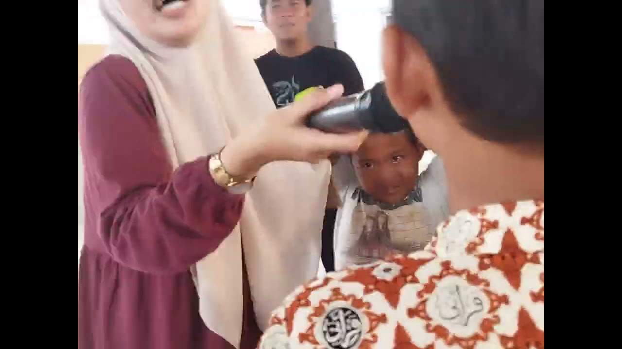 PERMAINAN DI BALAI DUSUN KARANG TUMPUK!