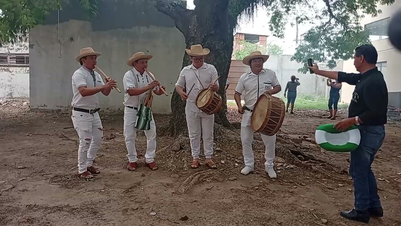 Chovena típica de San Antonio de lomerio- grupo autóctono los primos 