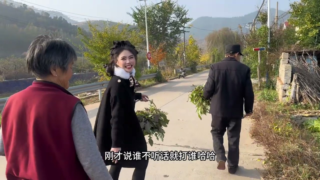 90后单身少妇的农村生活 还有多少人认识这个？又有多少人有多久没吃了……真很美味……#农村生活记录 #我的农村生活 #新鲜采摘 #农村姑娘 #农村生活日常 @DOU+小助手