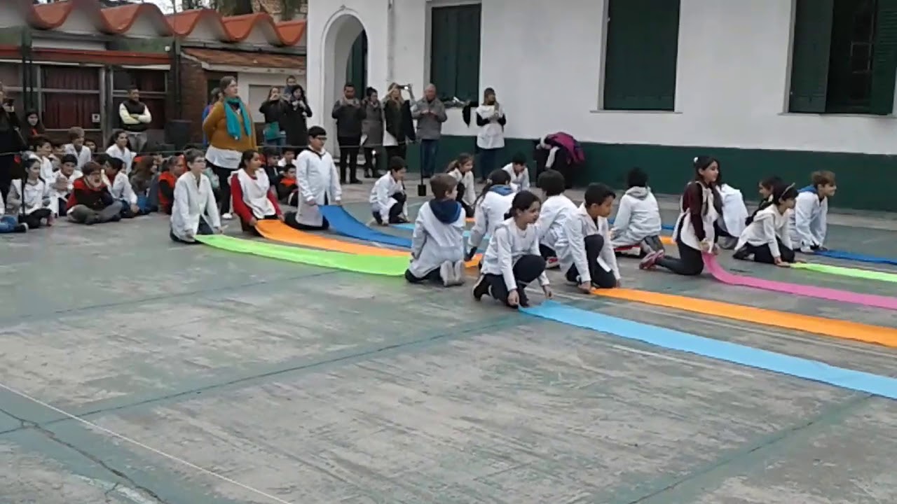 Gracias a ti - coreo con telas 5°B y 5A- 2017 -  Esc. N°2