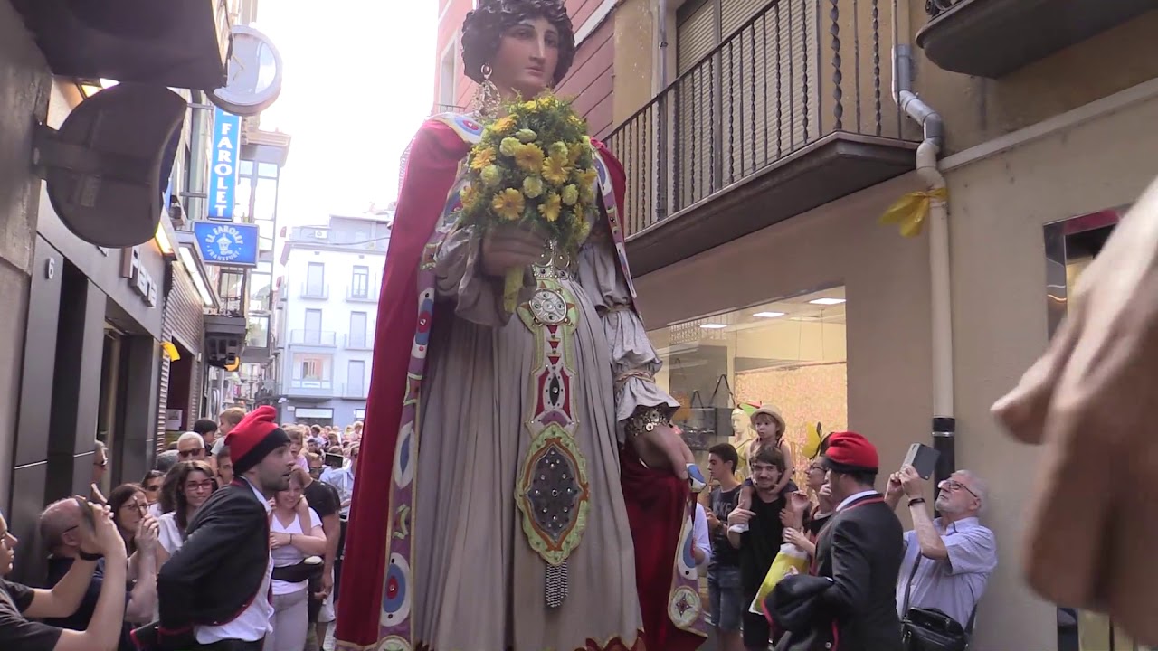Cercavila dels Gegants d&rsquo;Olot i el Cap de Lligamosques, amb motiu de la festivitat de Corpus