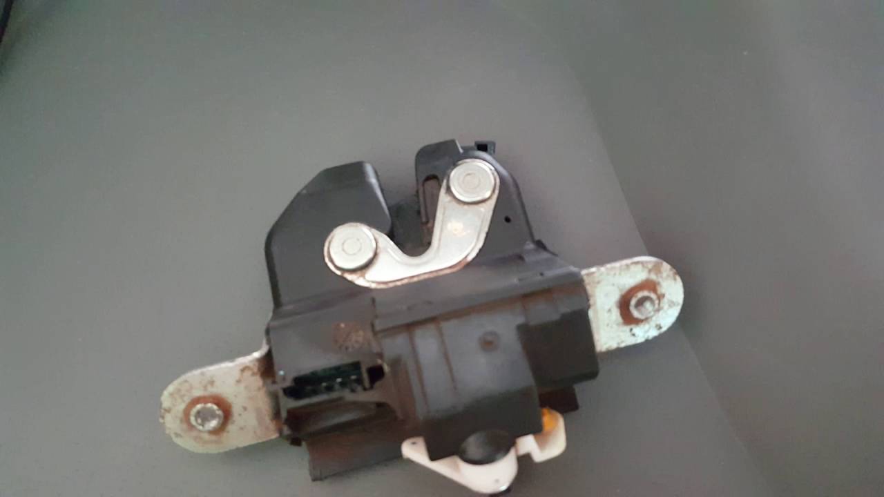 Novo Palio fiat  Como isolar o sensor de tranca do porta malas.
