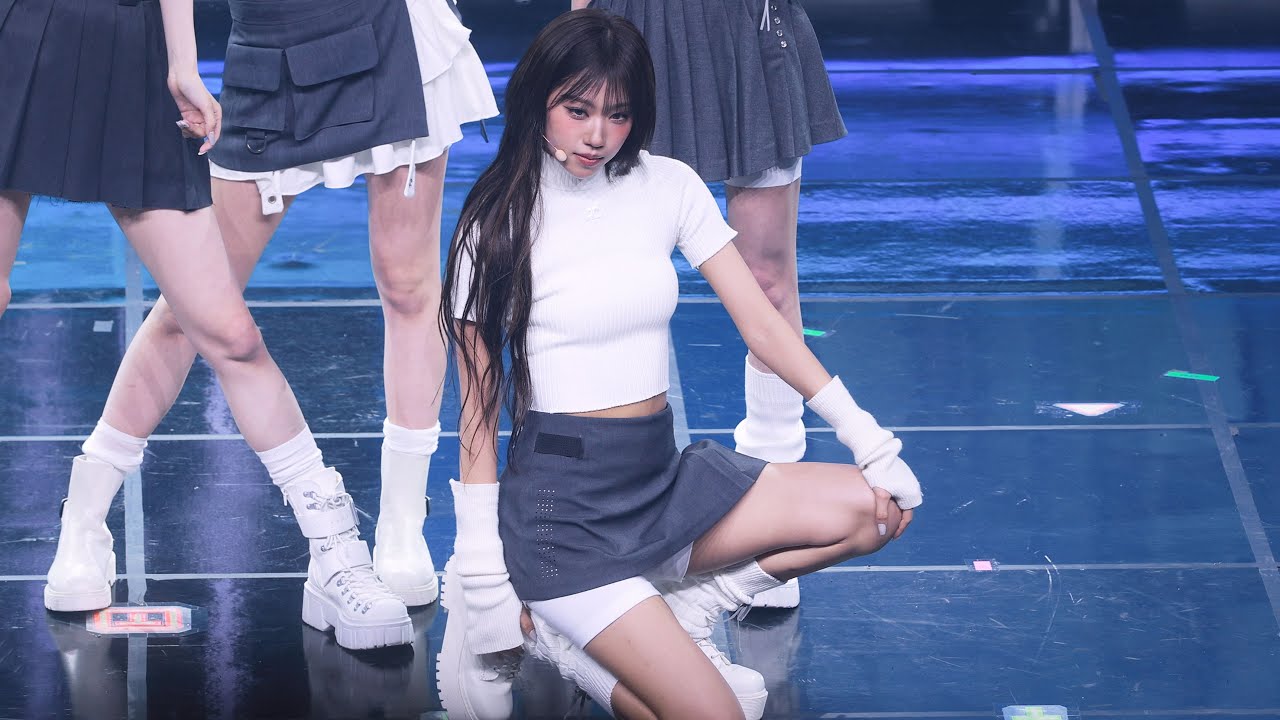 251108 'TIMEBOMB + BEEP' - 이즈나 최정은 직캠 (izna JUNGEUN FanCam) izna 1st FAN-CON
