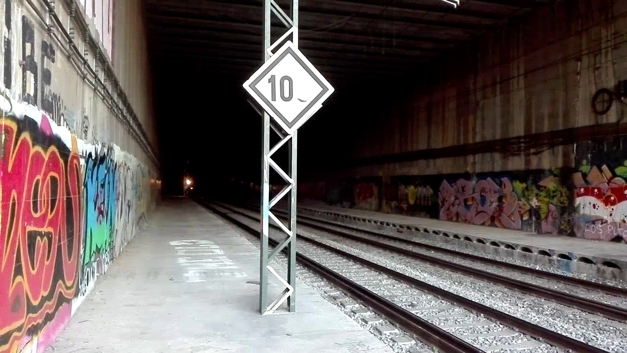 Estación abandonada de Baricentro en Barberà del Vallès...