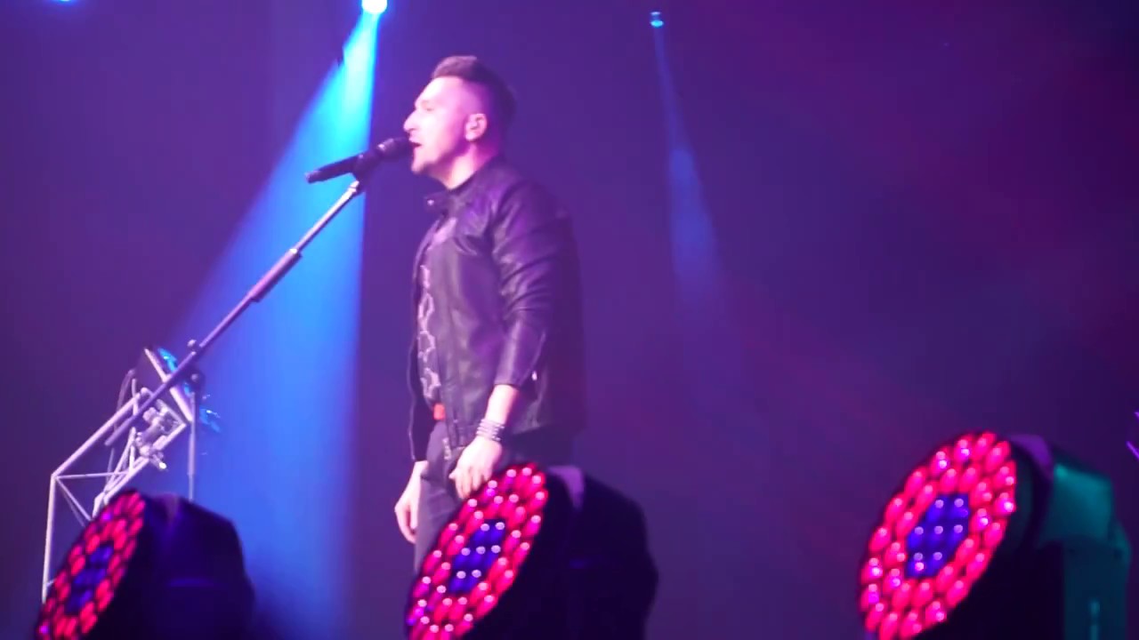 Ákos - Dúdolni Halkan (Live @ Budapest Aréna - 17.12.2016) [HD]