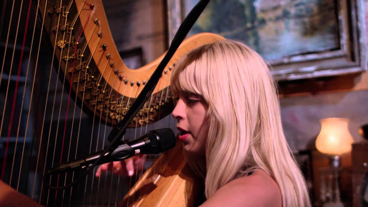 Mikaela Davis - My Light Is Always On | The Wild Honey Pie Buzzsession