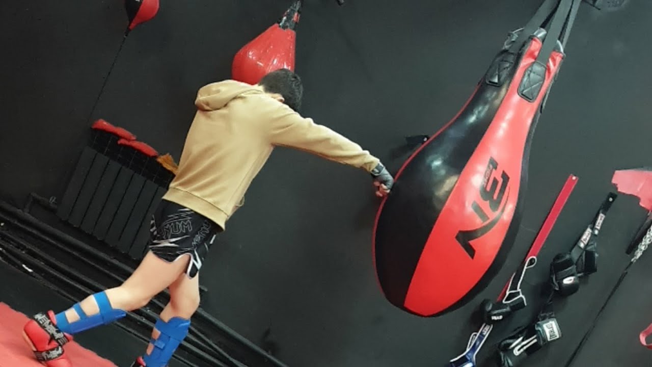 🔴 Кикбоксинг 🥊 Работа на лапах ⛩Дом Боевого Спорта в прямом эфире! #shorts #live #kickboxing