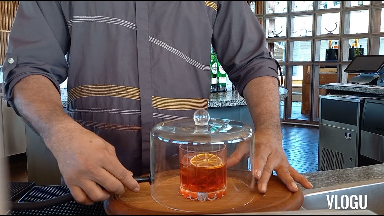 Smoking a Cocktail (Negroni)