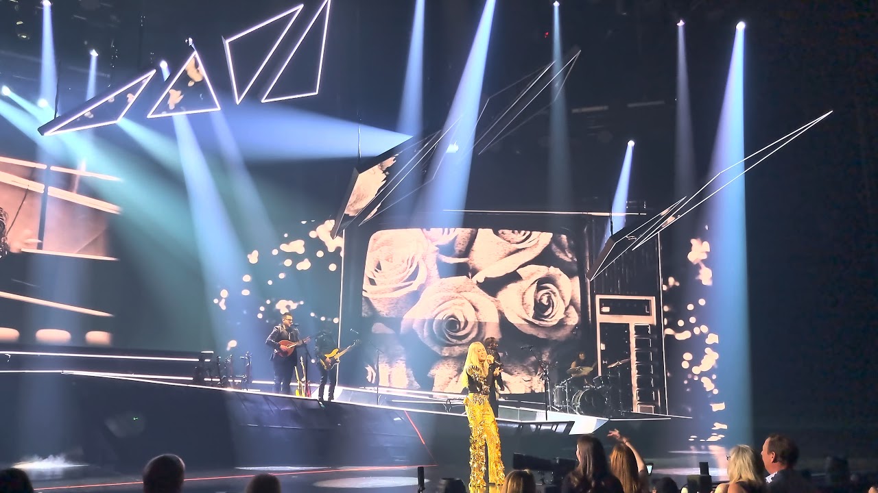 Carrie Underwood - Dirty Laundry (LIVE in Las Vegas 2021)