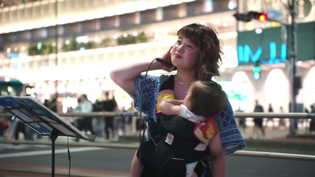 0歳の息子と日本一周旅するシンガーソングライター「一度きりの人生/aika」オリジナル曲  新宿路上ライブ