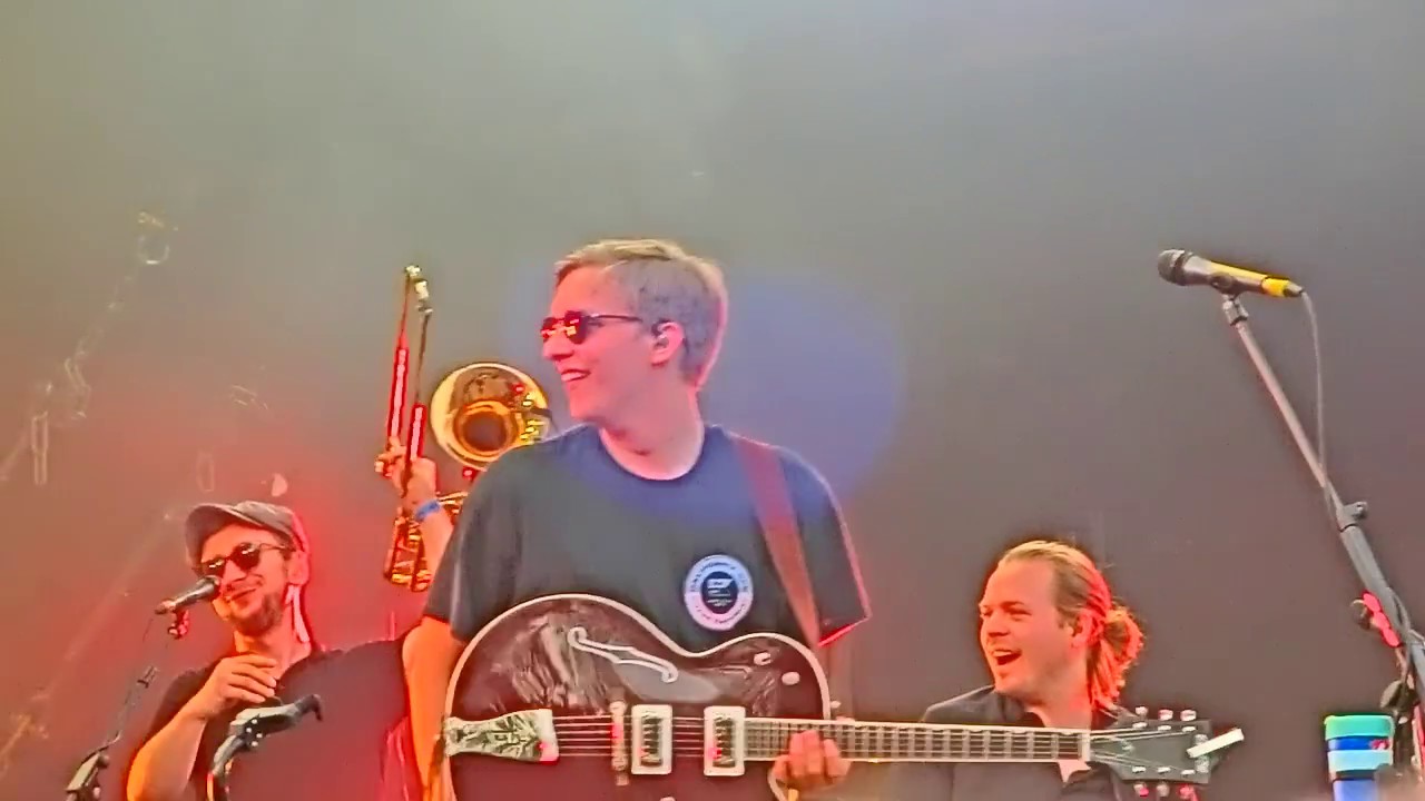 George Ezra: Did you hear the rain (live at Rock en Seine 2017, Paris)