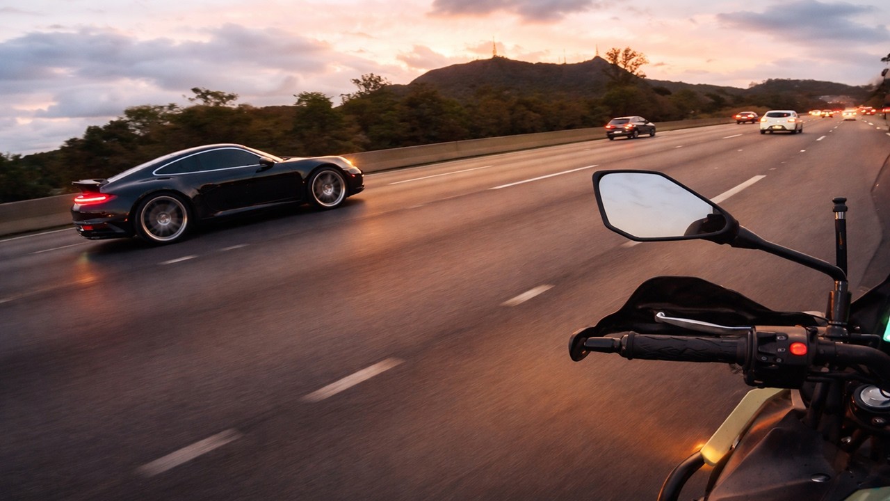 POV: VERSYS 300 NO TRÂNSITO + PORSCHE SAINDO DE SP
