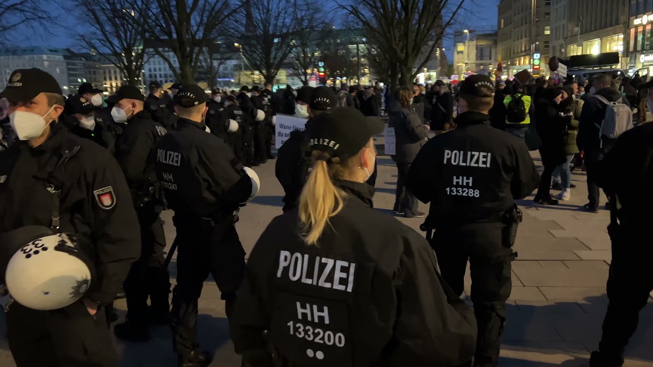 Musikhören mit Polizeischutz Hamburg Binnenalster (Sa.25.02.2022 18:18-18:30)