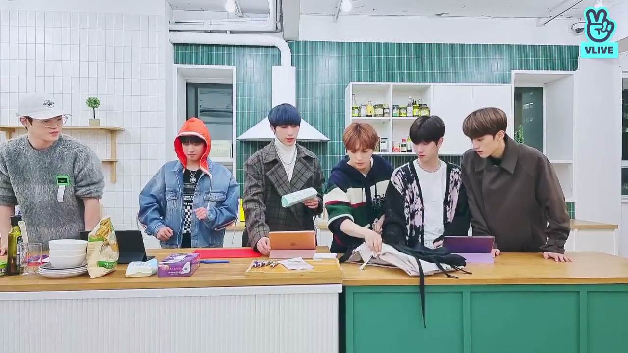 JUST B | Welcome to ONLY B's 100th Day Birthday Party  VLIVE 211125