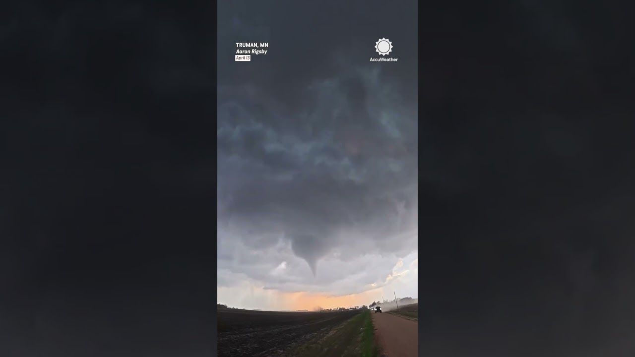 Storm Chaser Films Tornado Forming in Timelapse Video