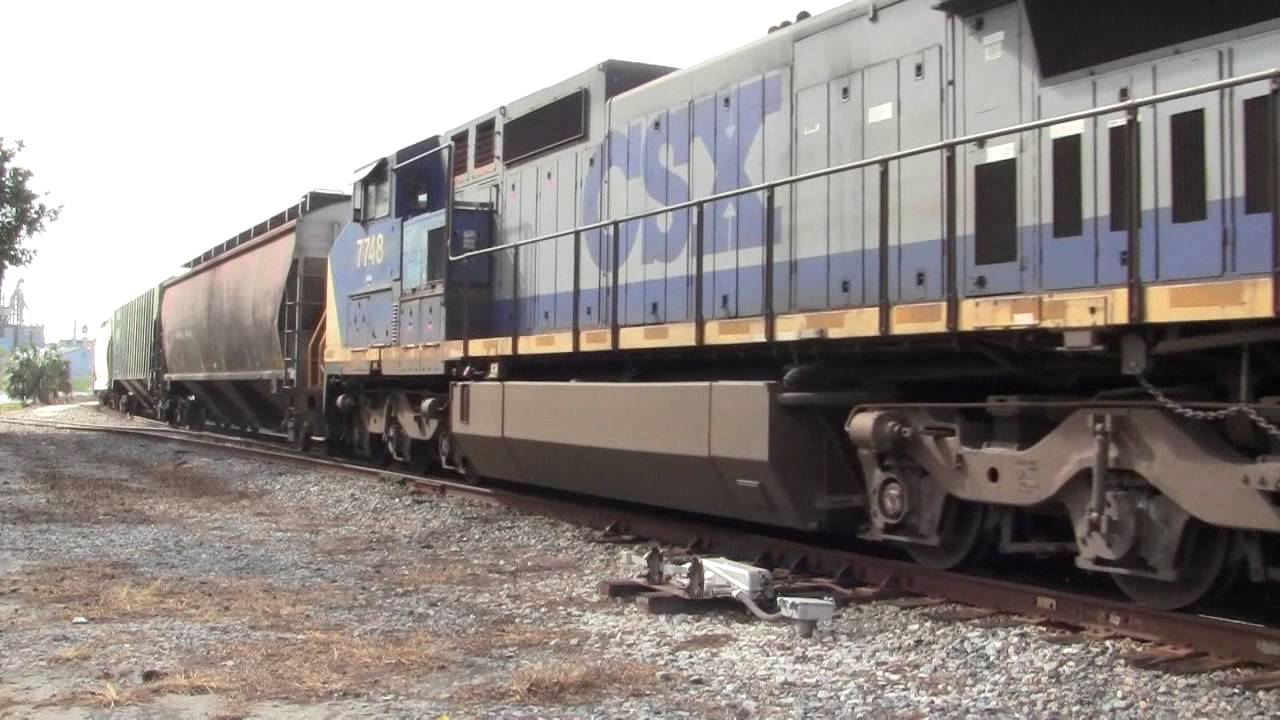 CSX Q452-16 goes into emergency. Railfanning 11-16-11 Part 2