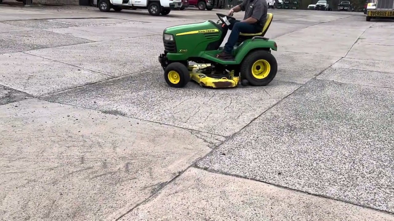 John Deere X740 Lawn Mower Lot 4
