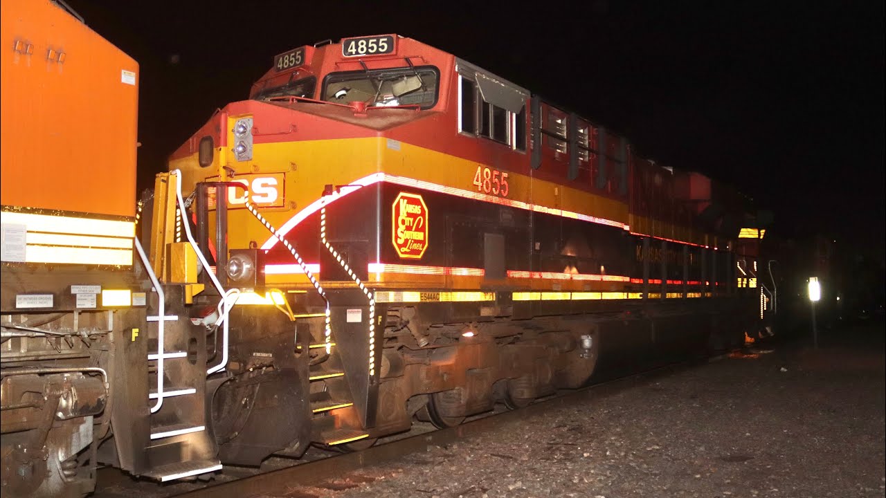 2 Trains in Glendale, AZ 12/22/2025 Feat. HPHXBEL w/ KCS & BNSF 771 and BNEEPHX w/ Solo Leader.
