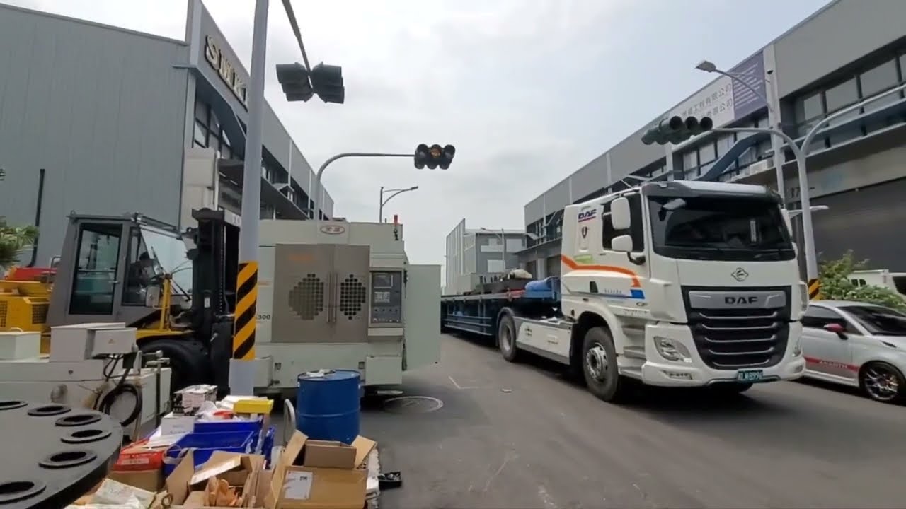 CNC機台板台上車，TCM15噸推高機，volvo fm440 拖車運輸，HINO 500貨車運輸，裝貨櫃，卸貨櫃，吊掛平台作業，工廠搬遷，機台搬運，機台運輸，起重業 花絮 VLOG 台豐推高機行